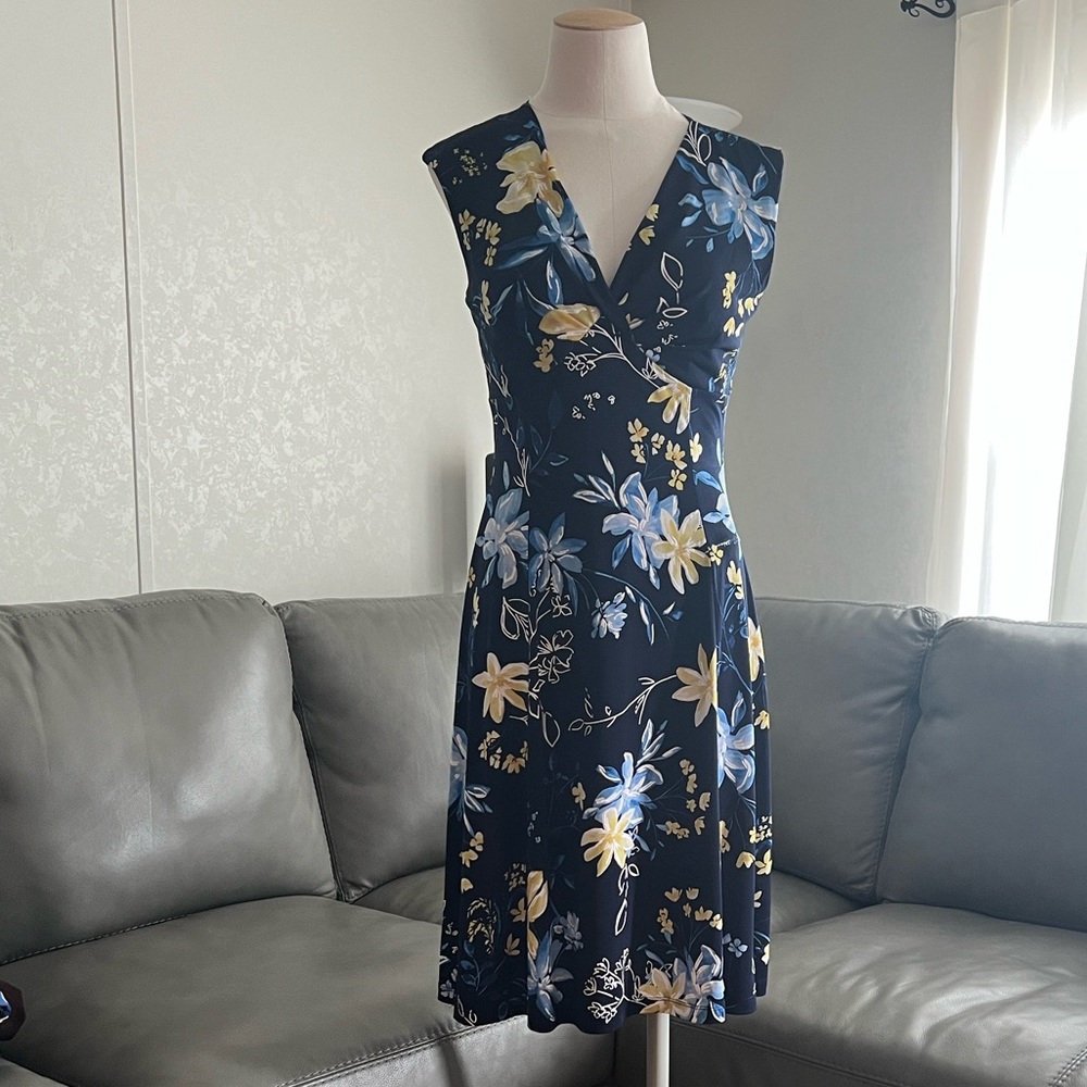 Floral V-Neck Sleeveless Dress